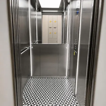 Exclusive Eclectic Masterpiece Perfect Lion ! Street View Ac Wifi Parking Elevator * קרקוב